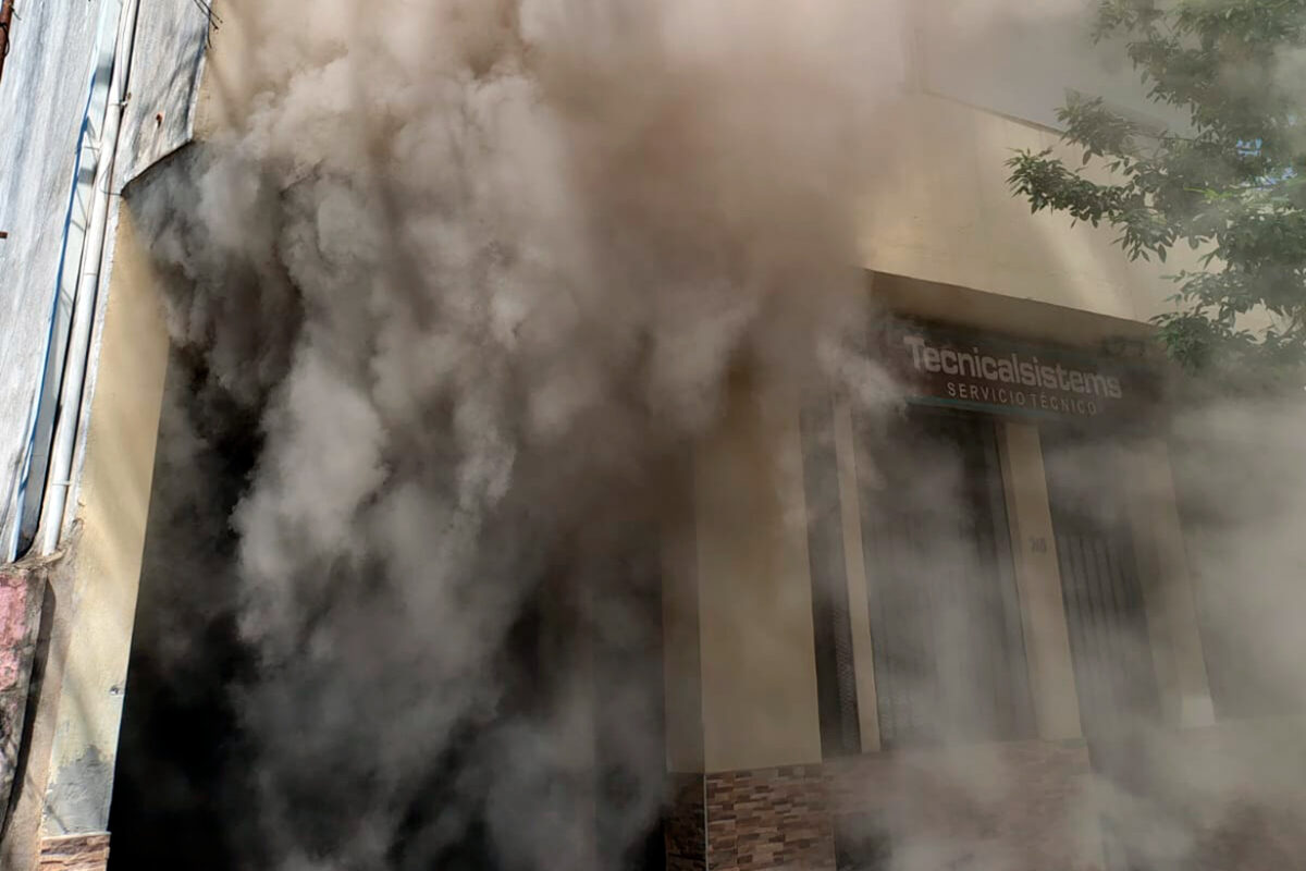 Incendio en edificio menor en avenida San Lorenzo de Concordia