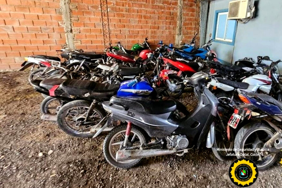 Allanamientos en el departamento Colón: 18 motos, baterías y caños de escape secuestrados