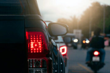 Hombre en camioneta negra ofreció caramelo e intentó sujetar a una niña de 6 años