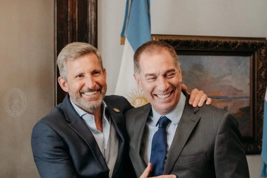 Diego Santilli debutó como ministro del Interior: viaje a Entre Ríos y foto con Rogelio Frigerio