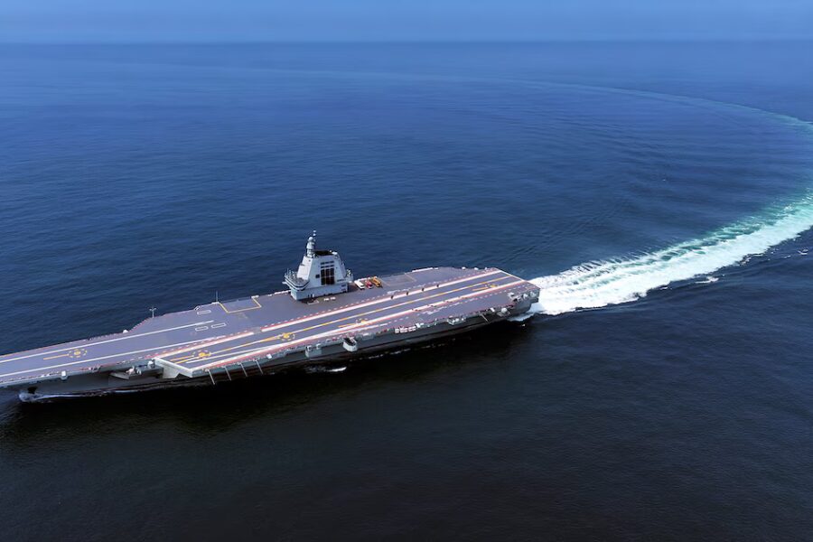 Taiwán informó que un nuevo portaaviones del régimen chino hizo maniobras cerca de la isla y elevó la tensión regional