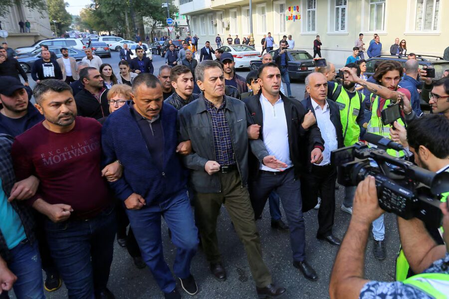 Azerbaiyán ordenó prisión preventiva para el principal líder opositor Alí Karimli