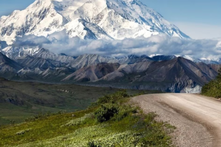 Las Siete Cumbres: desafío extremo que divide a montañistas y enciende debate político sobre turismo y riesgo