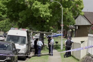 Policía encuentra explosivos improvisados y dos banderas de ISIS en auto ligado a autor de la masacre en Bondi Beach