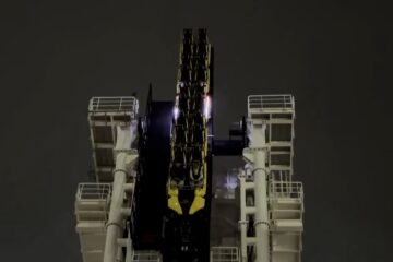 Política y seguridad: dos hombres quedaron suspendidos más de una hora en montaña rusa por falla mecánica