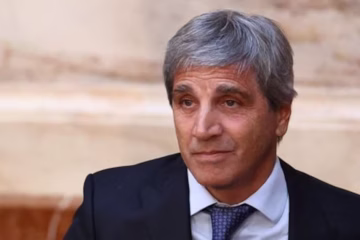 Caputo y el Congreso gatillaron nueva oleada de compras; La Libertad Avanza y un préstamo por USD 4.300M dan alivio