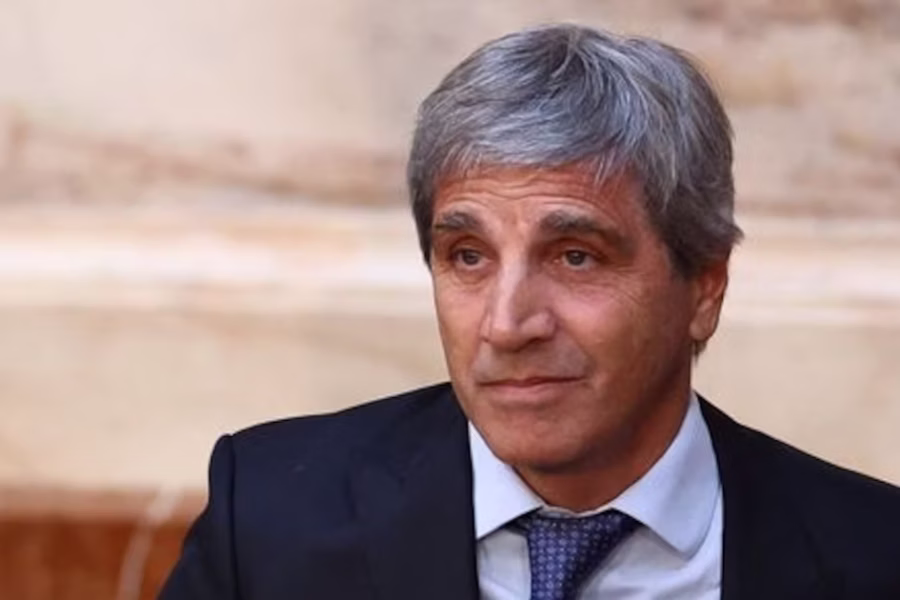 Caputo y el Congreso gatillaron nueva oleada de compras; La Libertad Avanza y un préstamo por USD 4.300M dan alivio