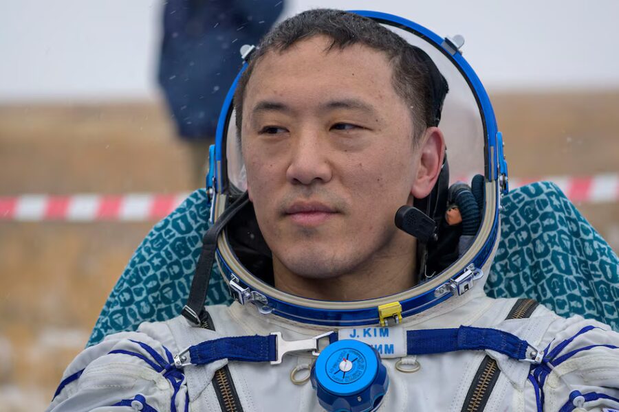 Regreso inspirador de Jonny Kim tras 245 días en la Estación Espacial Internacional pone en agenda la política espacial