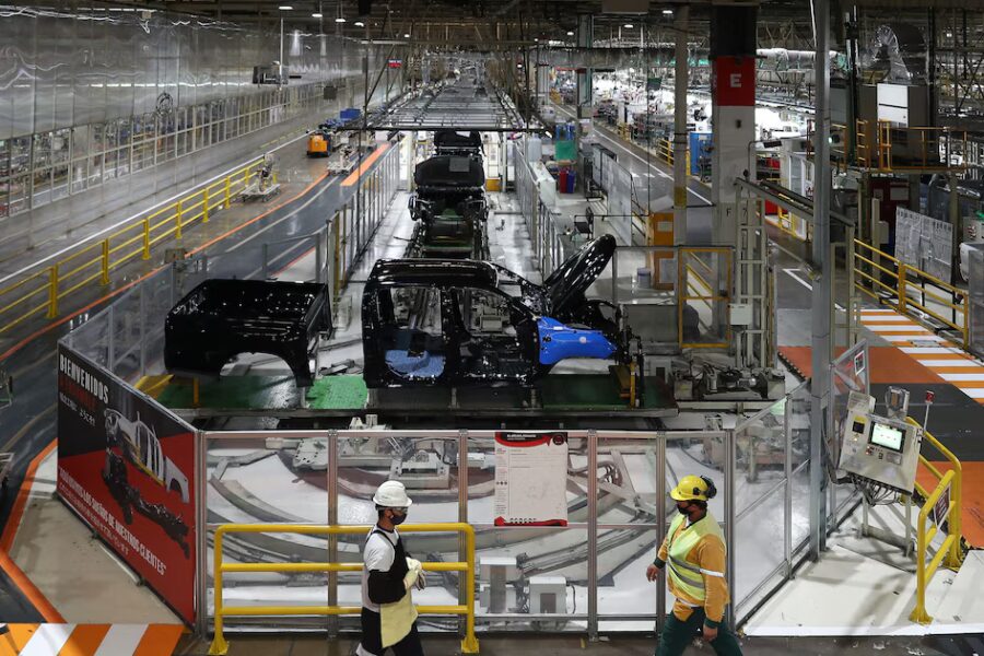 La crisis en la industria se agrava: cuatro de cada diez empresas redujo producción y aumentan despidos, según la UIA