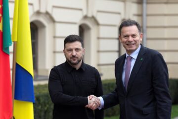 Ucrania y Portugal sellan alianza para fabricar drones marítimos contra la amenaza rusa