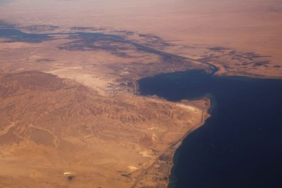 Golfo de Suez se ensancha por actividad tectónica inesperada y complica la agenda política y el comercio mundial