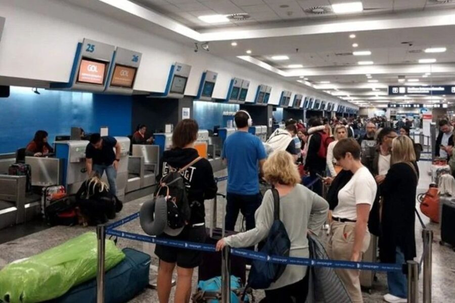 Controladores aéreos confirmaron paros durante las Fiestas: miles de vuelos en riesgo y Gobierno presionado