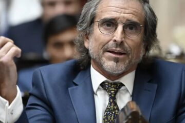 Benegas Lynch tildó de “desagradecido e imbécil” a quien busque carrera política fuera del plan de Milei