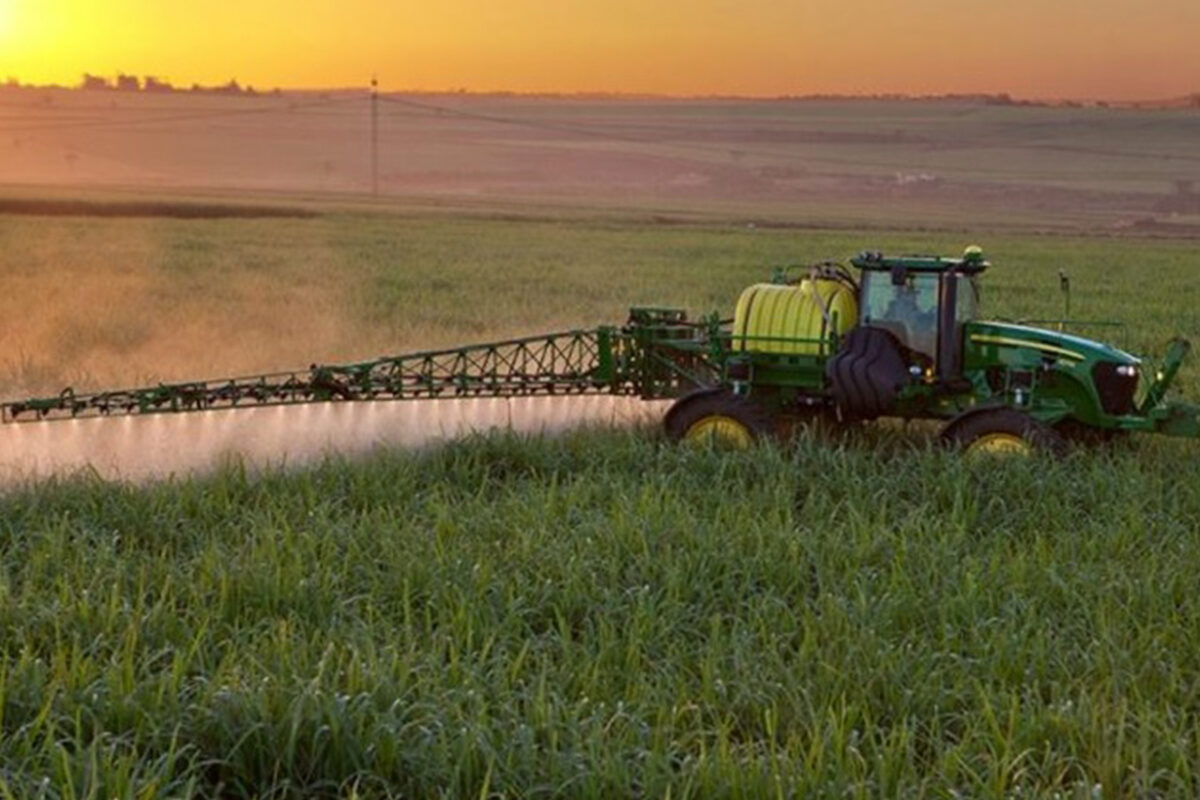 Tribunal admite amparo ambiental colectivo para frenar fumigaciones cerca de zonas urbanas