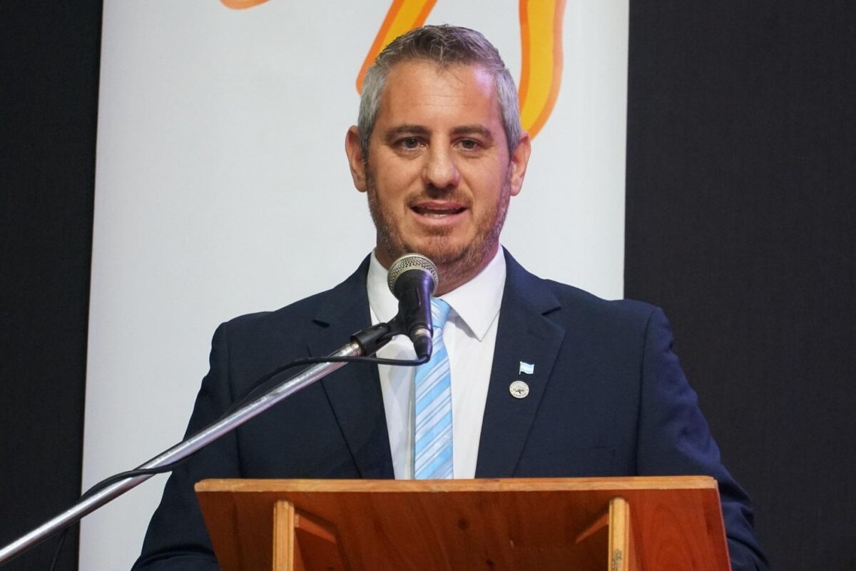 Mejoras leves en la esposa del intendente Walser tras el accidente en Brasil