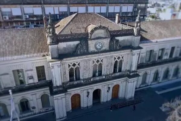 La Universidad Nacional de Litoral lo hizo todo bien. ¿Qué hará la UNER?