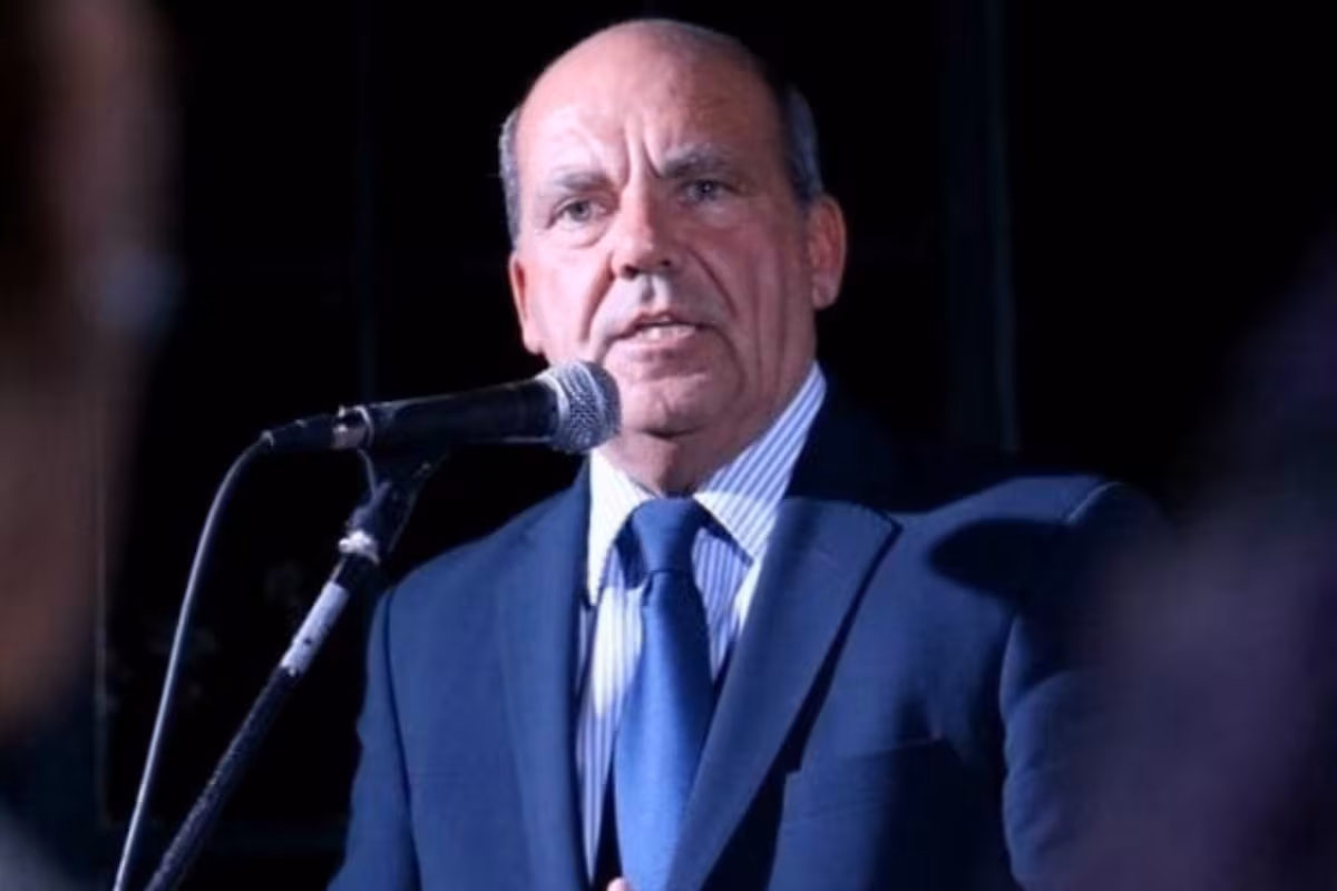 Aliado de Kicillof impone en su municipio un impuesto del 2% a los combustibles