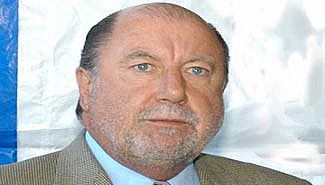 Usurpan tierras y el gobierno lo atribuye a la interna