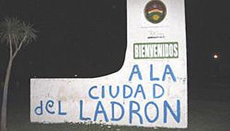 Protesta para que renuncie Rossi