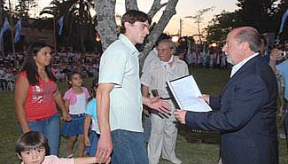 El gobernador anunció que antes de finalizar su gestión estará concluida la ruta N°10