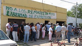 Santa Elena: Una radio pide solidaridad y denuncia amenazas de Rossi