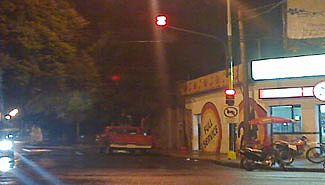 Por fin!!!: Pusieron un semáforo en la bajada de Güemes