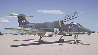 Un avión Pucará debió aterrizar de emergencia