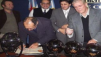 En Concordia sortean regalos entre los "buenos contribuyentes"