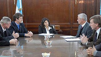 La polémica Picolotti se reunió con intendentes de la costa del Uruguay