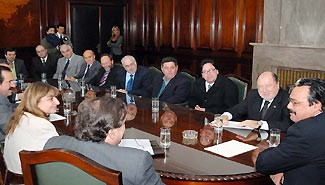 Busti tuvo más éxito que sus funcionarios con el Gas oil