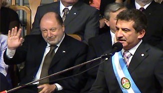 "Esperen, ya vuelvo"