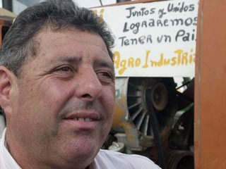 Joven sordomudo vuelve a la justicia para que se cumpla una ley