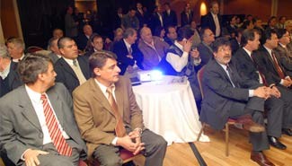 Niegan aprobación para la construcción de Botnia