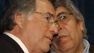 Cura usado en una publicidad contra la Ley de Medios no sabe qué es