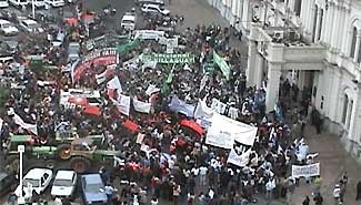 Piden que vaya a juicio la jueza que prefiere a las empleadas rubias