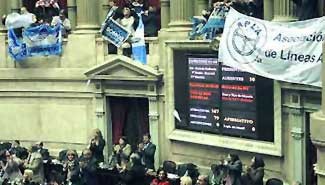 Acusan al gobernador de haberse opuesto a la Ley de Hipermercados