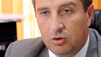 Alertan que trabajadores de una empresa estafan a jubilados