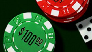 Diputado quiere prohibir a empleados públicos entrar a bingos y casinos