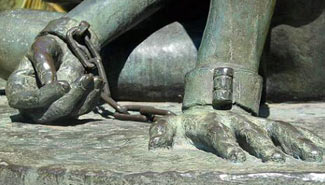 Una chica vivió 13 años esclavizada