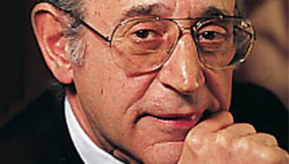 Economista cuestionó al gobierno en plena presentación oficial de un programa