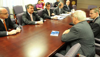 Habrá enlace directo entre centros de estudios de EEUU y empresarios locales