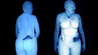 Polémica en Inglaterra por un nuevo escáner que "desnuda"