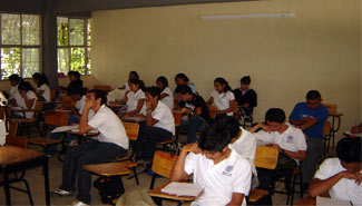 La mitad de los alumnos no comienzan sus vacaciones porque deben rendir