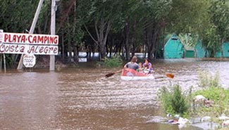 El río baja sostenidamente y habría playas en pocas semanas