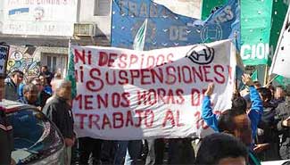 Tomaron otra fábrica por despidos