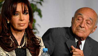 CFK hizo anuncios junto al dueño del Bersa y accionista de YPF