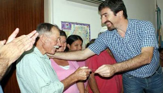 Entregaron carnés para beneficiarios de la Ley 4.035