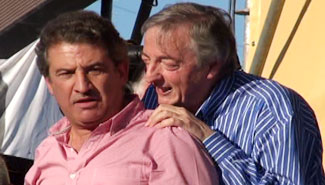 Trabajadores de frigoríficos esperan respuestas reunidos en asamblea