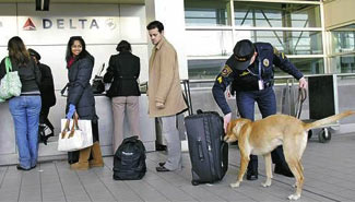 Nena de seis años es buscada por terrorista