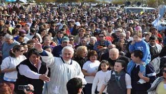 Paraná: una multitud despidió al padre Mattiassi